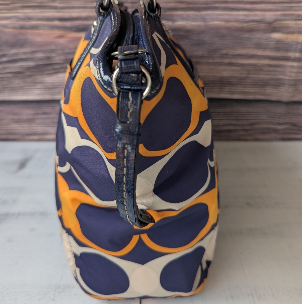 🌹Coach D 24541  Black and Orange Graphic Shoulder Bag - Picture 6 of 12